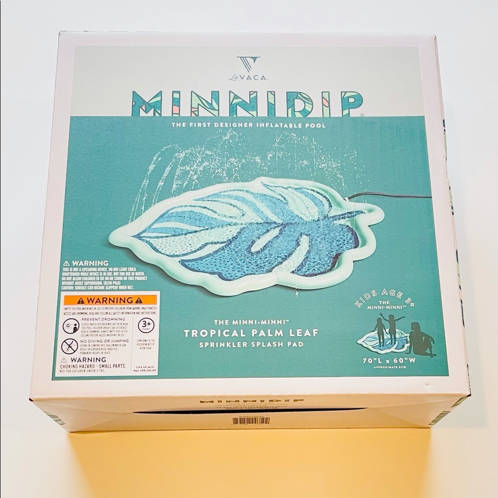 Minnidip inflatable palm splash pad sprinkler